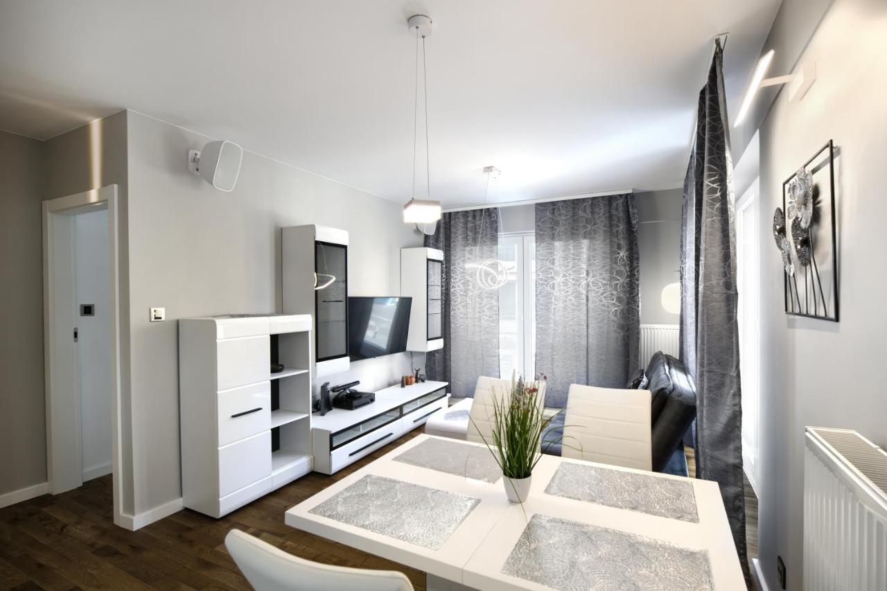 Aboutartapartments - Twin Towers Vratislav Exteriér fotografie